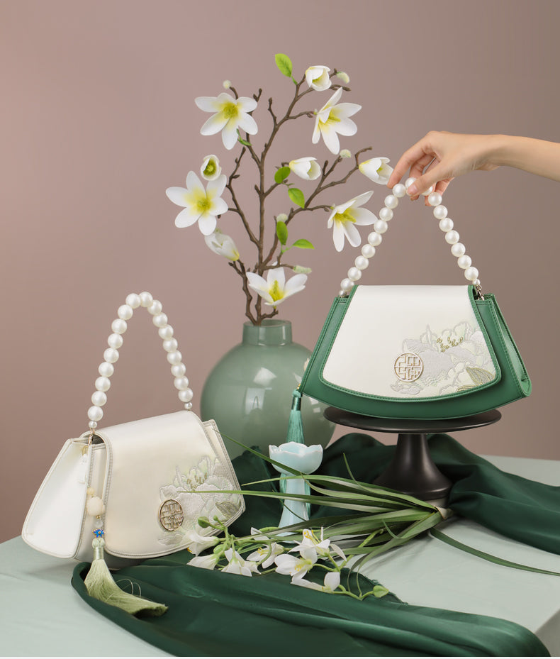 Embroidery Leather Retro White Hibiscus Handbag with Pendant